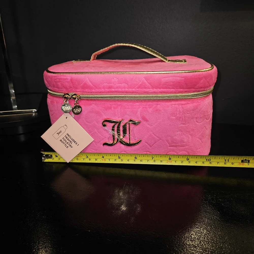 Juicy Couture Pink/Gold Logo Velour Makeup Bag Includes 1 Toiletry Bott…